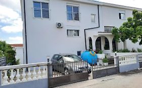 Studio Apartments Jupo