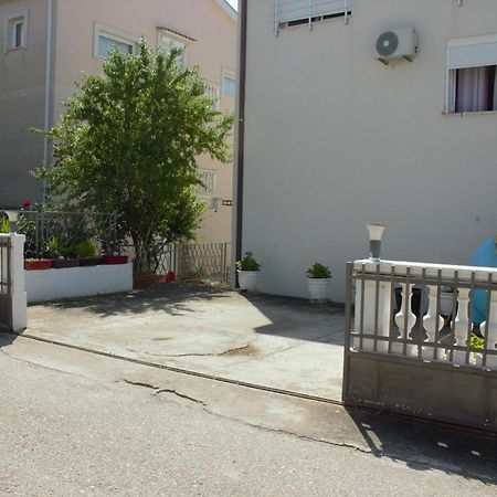 Studio Apartments Jupo Ulcinj Exterior foto