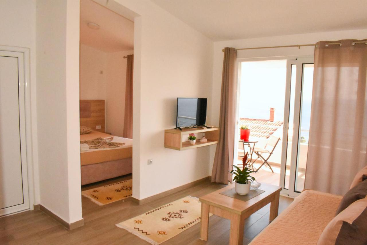 Studio Apartments Jupo Ulcinj Exterior foto