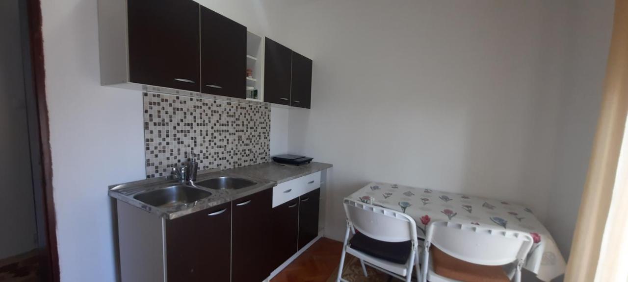 Studio Apartments Jupo Ulcinj Exterior foto